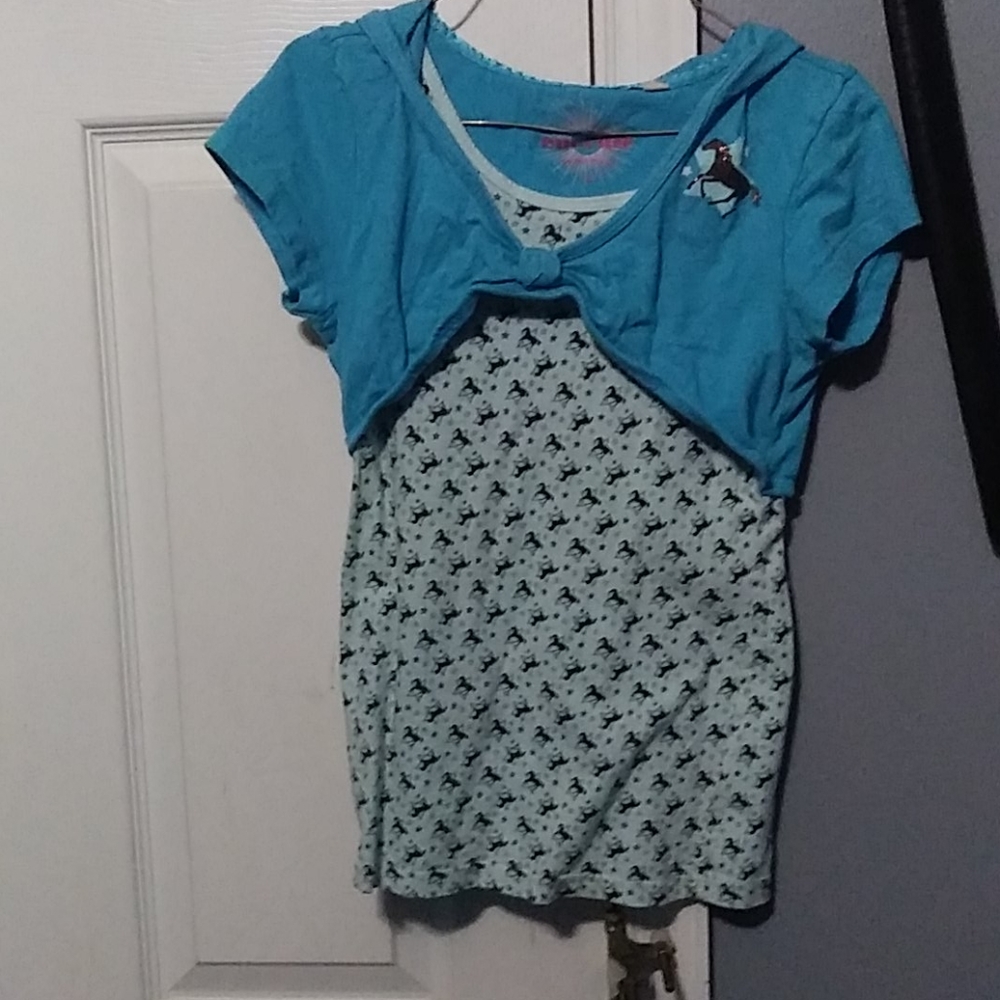 Super cute tee shirt with horse pattern and hood